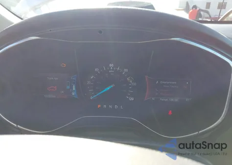 2017 Ford Fusion Energi Titanium z USA, uszkodzony, nr VIN 3FA6P0SU2HR147461